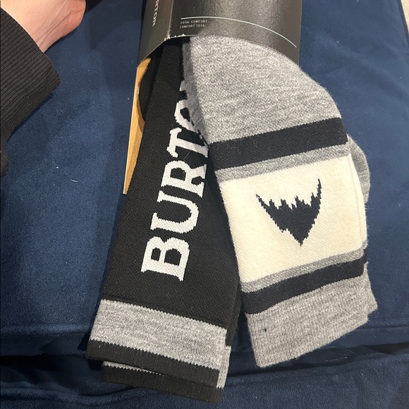 NWT Burton Weekend Midweight 2 Pack Snowboarding Socks - Picture 3 of 5